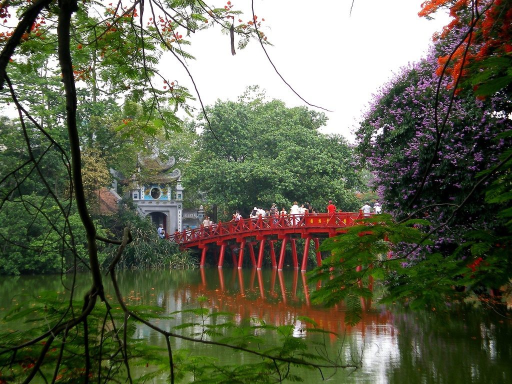 Cầu Thê Húc- Hồ Gươm Hà Nội